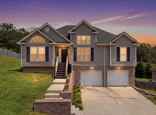 7653 Passport Dr, Ooltewah, TN 37363