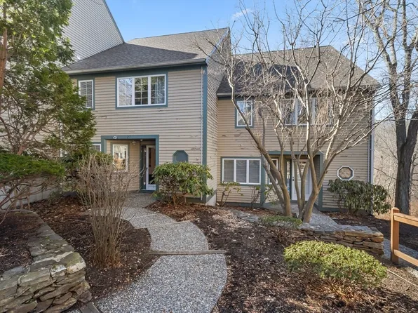 27 Lebeaux Dr #27, Shrewsbury, MA 01545