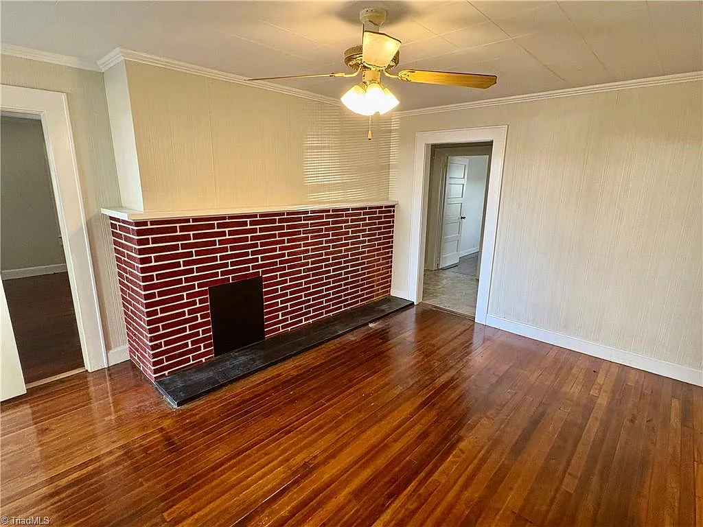 2 bed, 1.0 bath, 1008 sqft, $1,495 — Photo 2