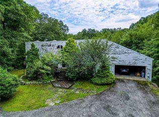 1240 Hartford Pike, Scituate, RI 02857