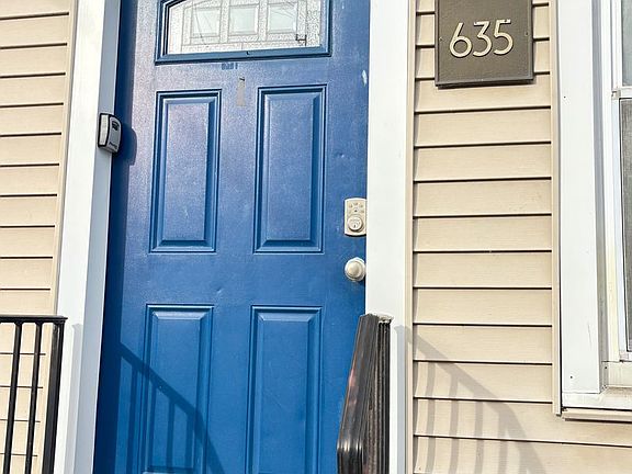 2nd image of 633-635 W Berwick St #635-2