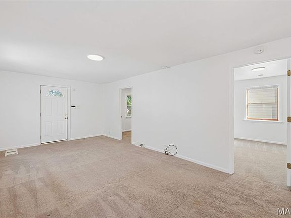 5th image of 4672 Dewey Ave