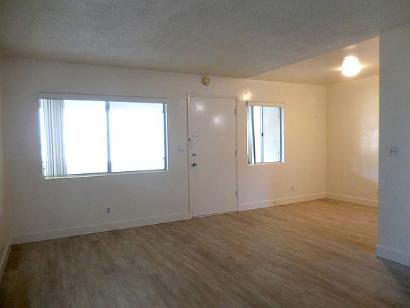 3rd image of 1323 Garden St APT 5