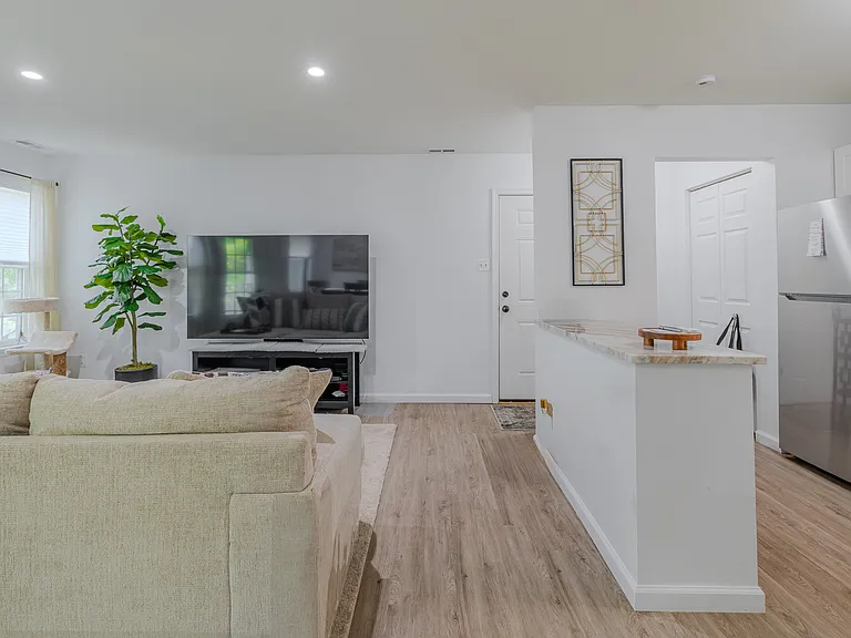 404 Diamond Dr #404 — Photo 16