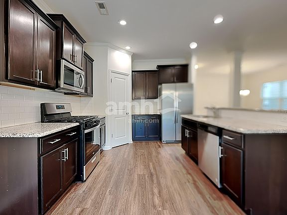 3rd image of 2065 Tanners Mill Dr