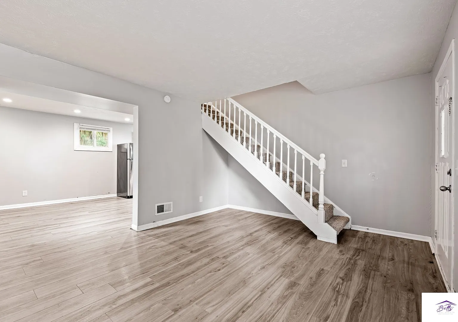 3012/3014 Menke Cir — Photo 3