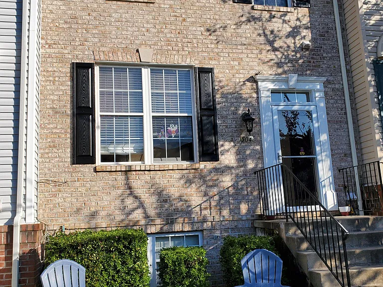 504 Kirkcaldy Way — Photo 24