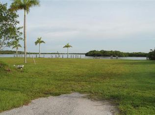 12040 Shoreview Dr, Matlacha, FL 33993