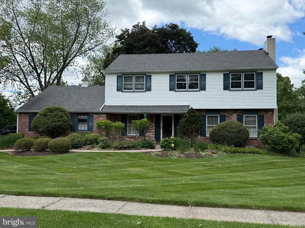 1038 Hickory Dr, Blue Bell, PA 19422