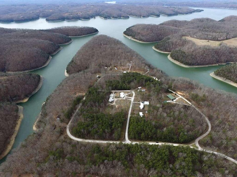 1st image of 141 Pine Tree Cir