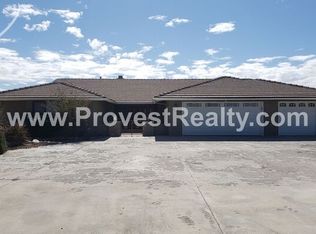 10227 Jenny St, Oak Hills, CA 92344