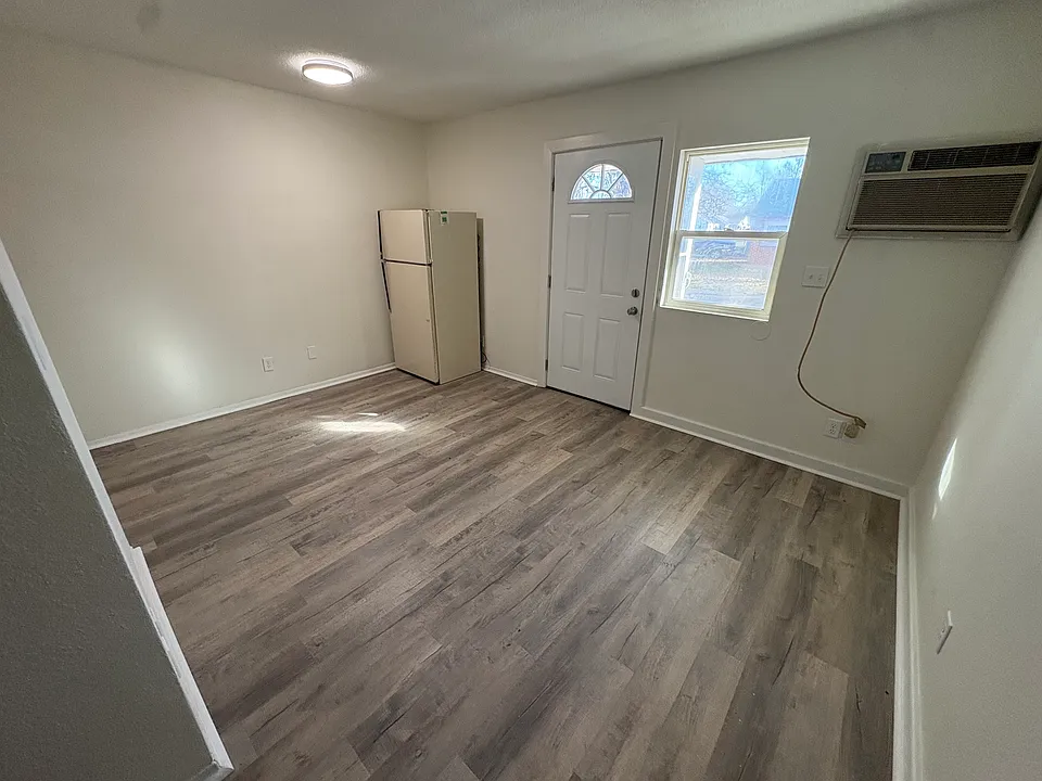 2401 Vine St #10