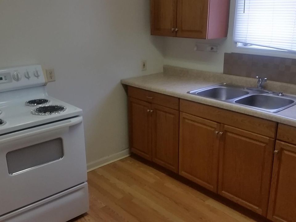 2nd image of 405 Euclid Ave #4