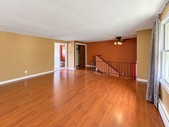2nd image of 1325 Fox River Dr