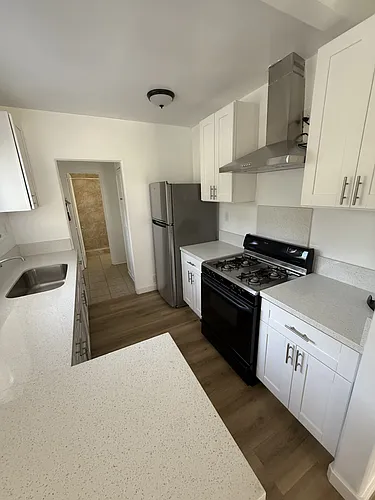547 San Francisco Ave Photo 1