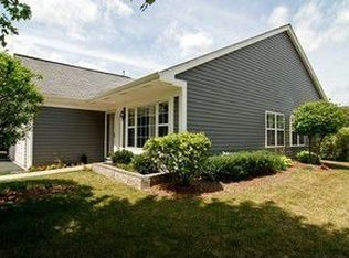 984 Blackburn Dr, Grayslake, IL 60030