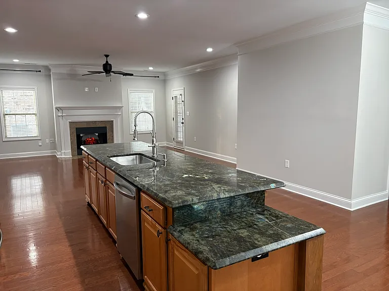 123 Chelsea Park — Photo 5