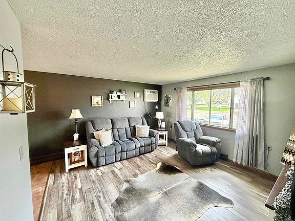 5th image of 815 Driftwood St