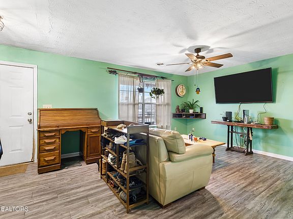 5th image of 2319 Parkview Ave