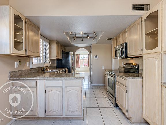 5th image of 11013 N 111th Way