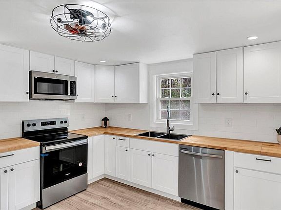 4th image of 225 James Edward Dr