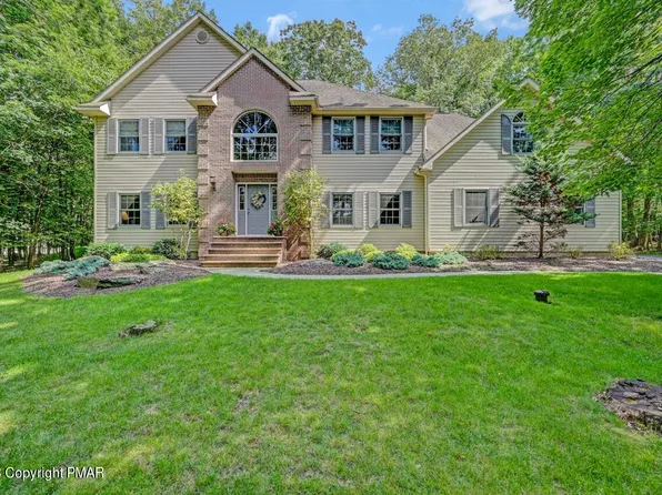 19 Hickory Dr, East Stroudsburg, PA 18301