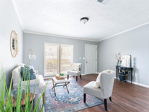 3rd image of 1011 Cornelias Ln