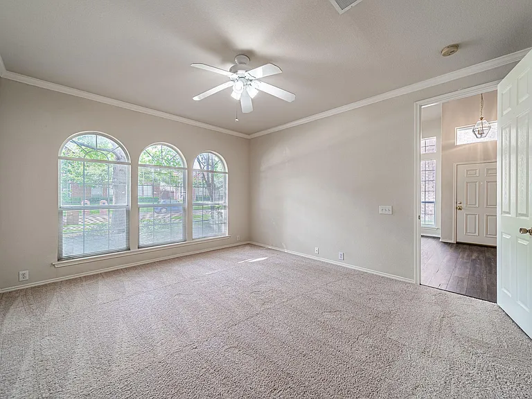 6870 Winston Dr — Photo 20