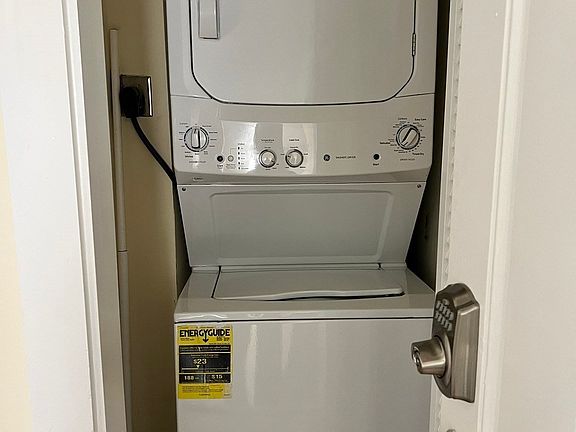 5th image of 12 Centennial Pl #2