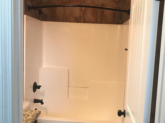 Front angel of the full bath.
