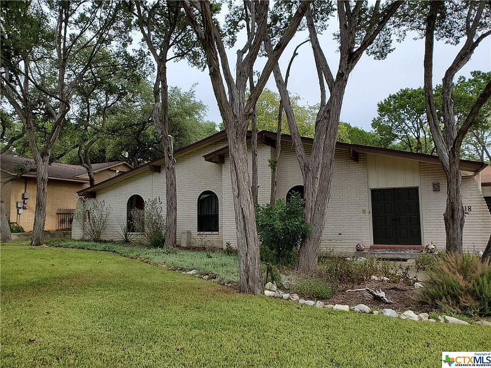 1st image of 818 Twin Oaks Dr