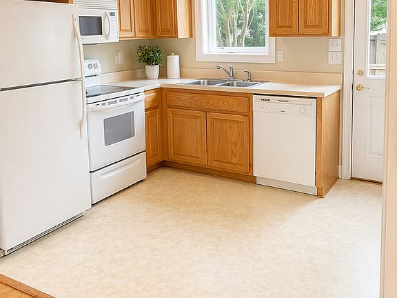4th image of 104 Barbour Dr #104A