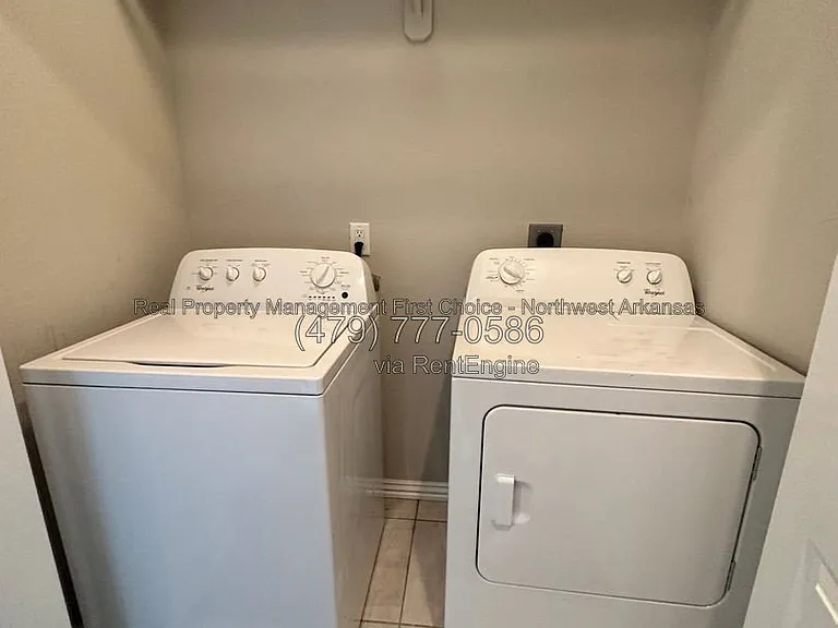 2733 W Kilimanjaro Way — Photo 15
