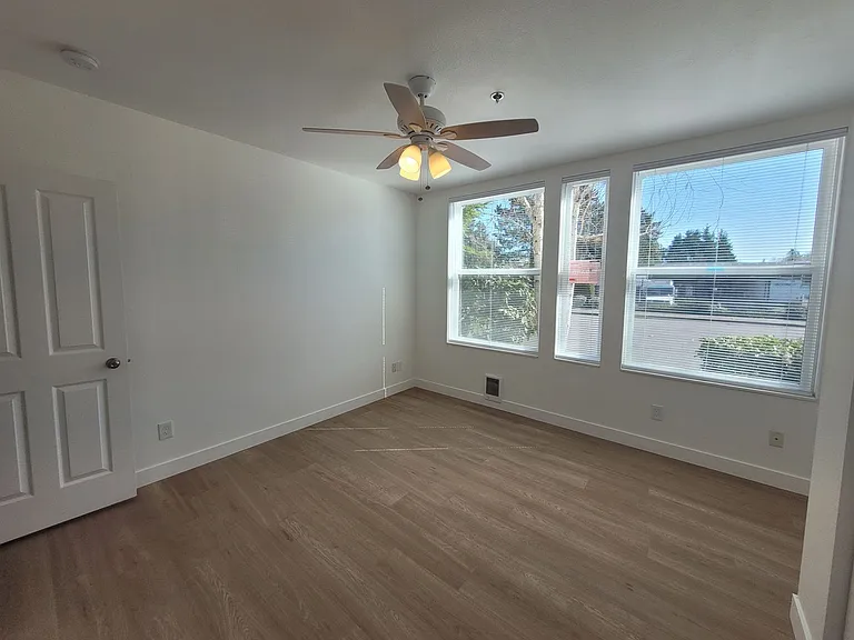 Town Square-399 H Street, Blaine — Photo 32