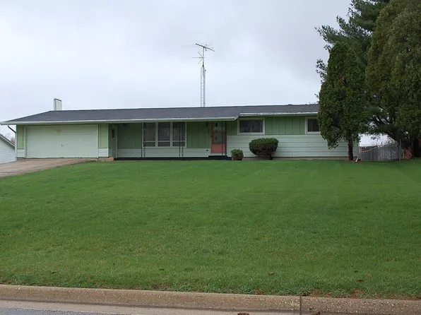 508 W Angus Ct, Maquoketa, IA 52060