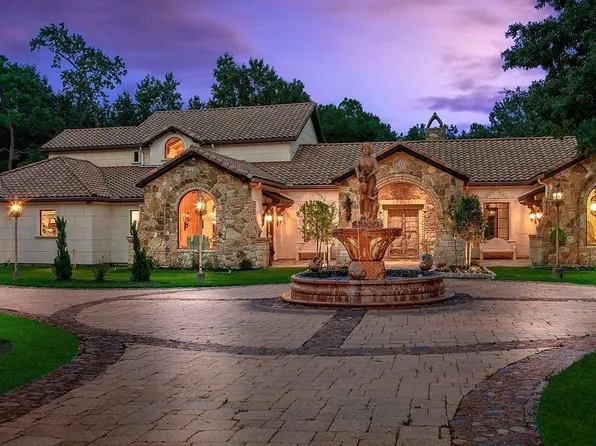 2426 Blue Lake Dr, Magnolia, TX 77354