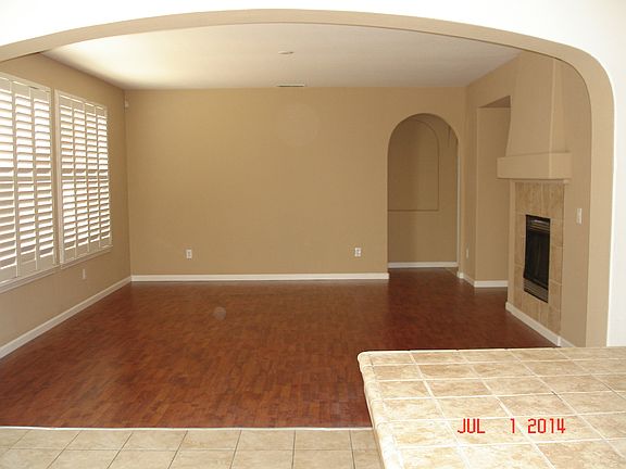 3rd image of 2419 Crestmore Cir