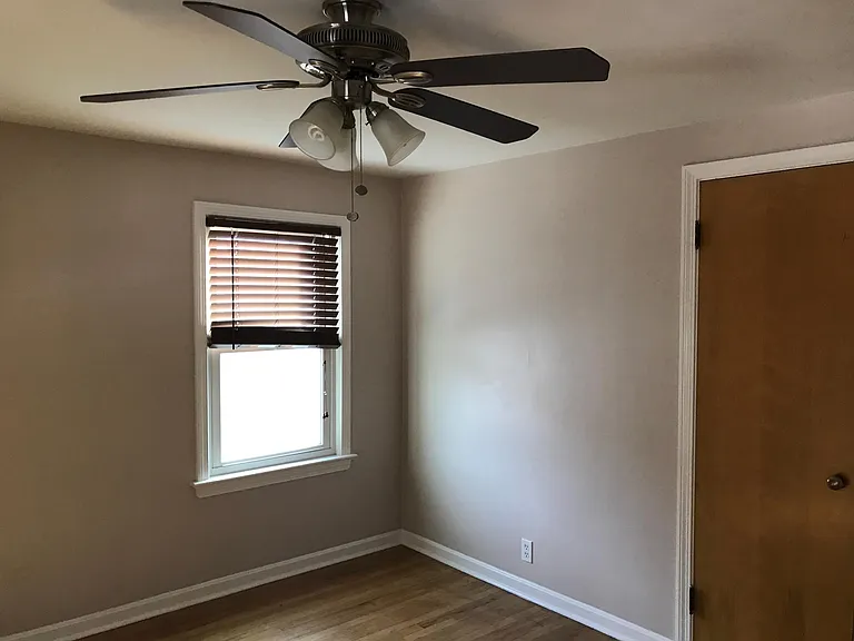 14523 Cedar Rd — Photo 2