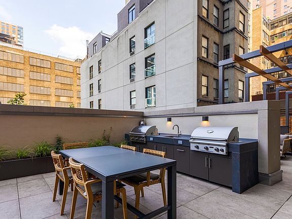 3rd image of 560 W 43rd St APT 7B