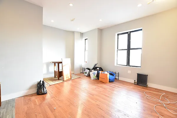 Rented by Clove Realty LLC | media 2