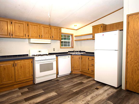 4th image of 399 Freedom Acres