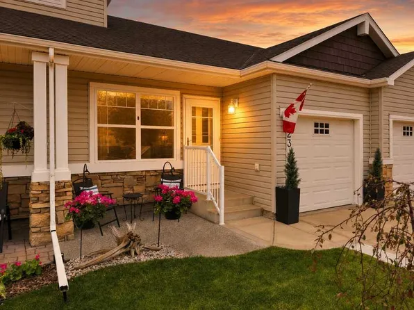 523 N Jenkins Dr, Red Deer, AB T4P 3X1