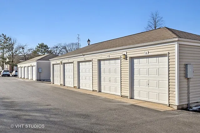 1537 Westminster Dr #107 — Photo 28