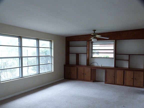 2nd image of 3855 Arbutus Dr