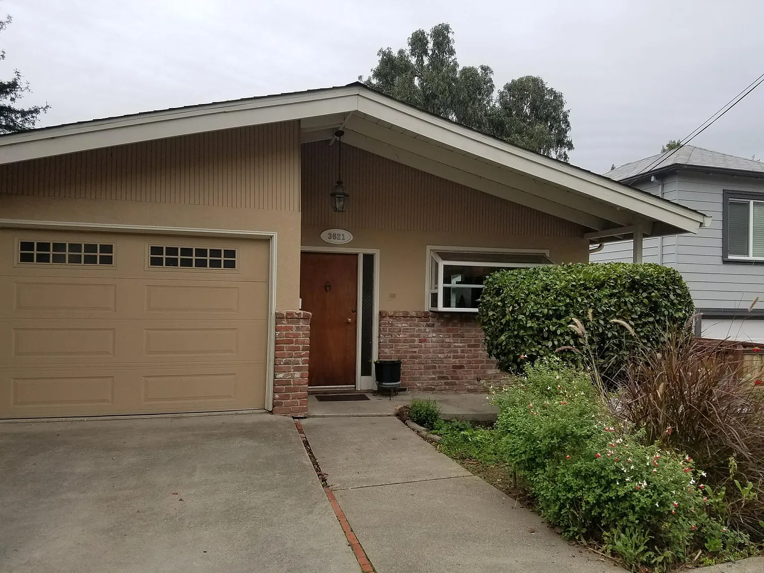 3 bed, 1496 sqft, $4,400 — Photo 2