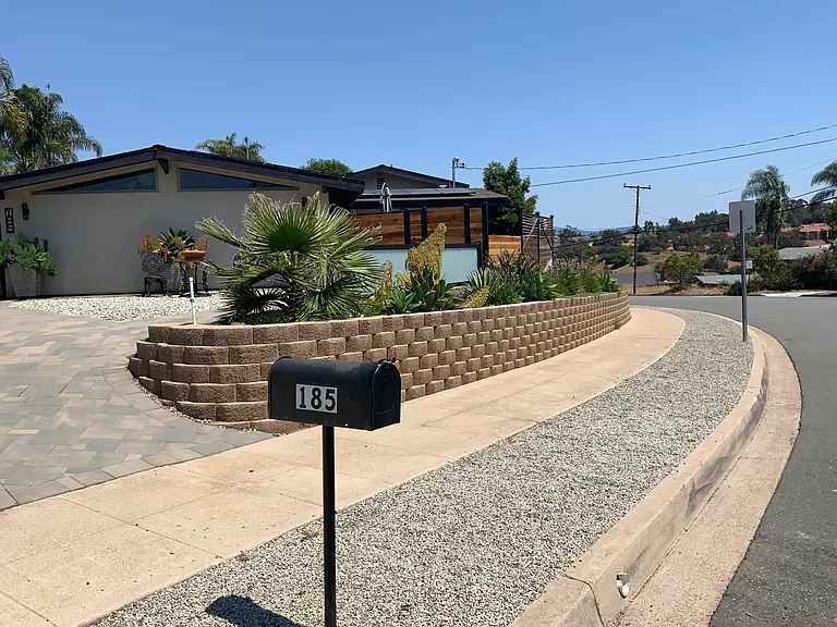 Peaceful neighborhood for walking or jogging