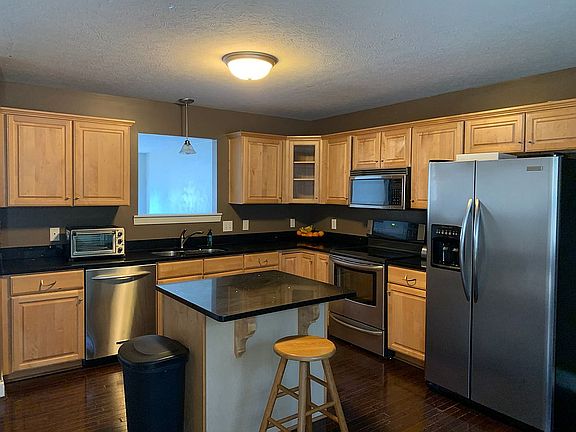 3rd image of 113 Margate Dr