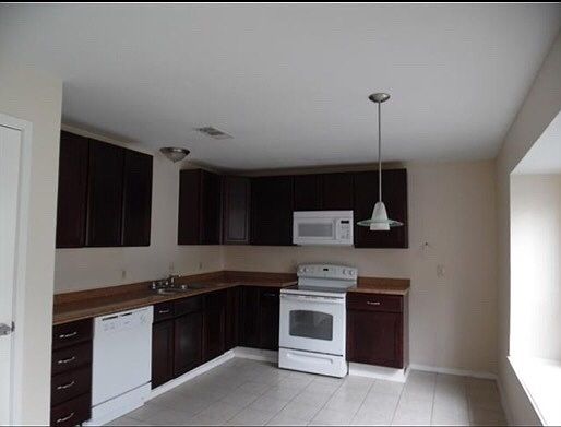 1st image of 801 Cross Timbers Dr