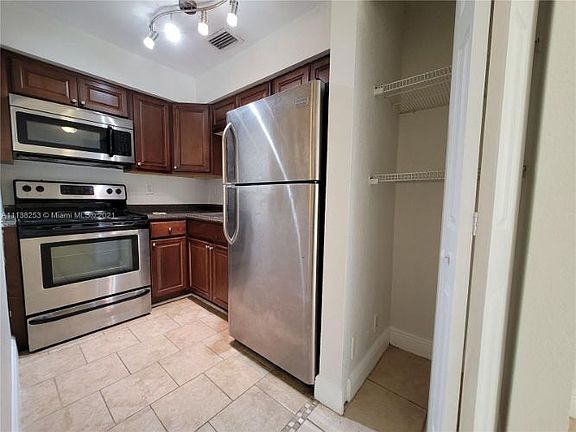 5th image of 82 NE 36th Ct #82