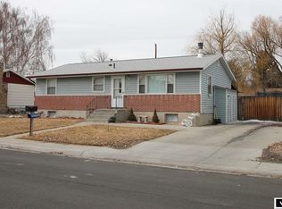 910 Eastview Dr, Riverton, WY 82501